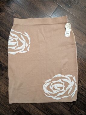Cato Tan Knit Pencil Skirt with White Rose Motif